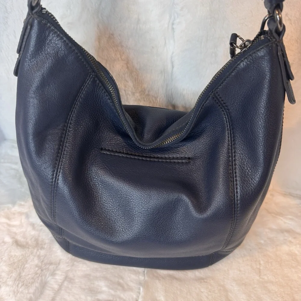 The Sak Sequoia Leather Large Hobo Shoulder Bag Indigo Navy Keychain Charm
